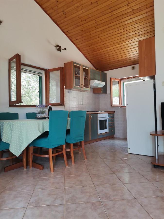 Holiday Home Vineyard House Bol Esterno foto