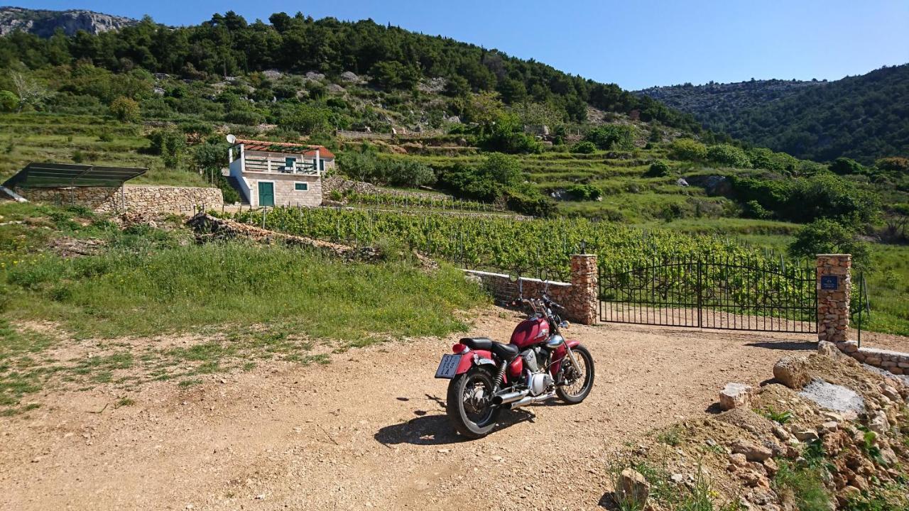 Holiday Home Vineyard House Bol Esterno foto