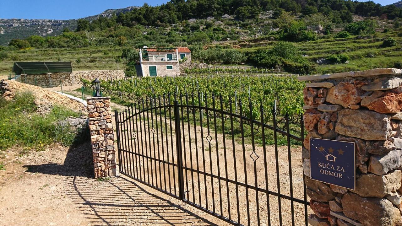 Holiday Home Vineyard House Bol Esterno foto